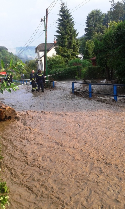 Vyliaty potok spôsobil obyvateľom menšie škody.