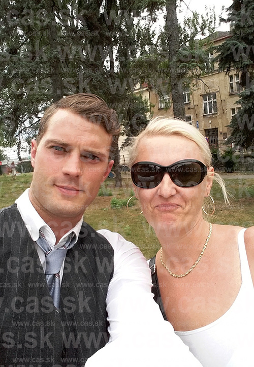 Selfie urobil samotný Jamie Dornan.