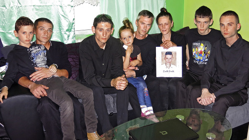Po tragédií sa zišla rodina mladého futbalistu a na milovaného Zsolta spomínali.
