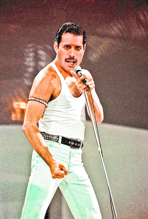 Freddie Mercury (†45)
