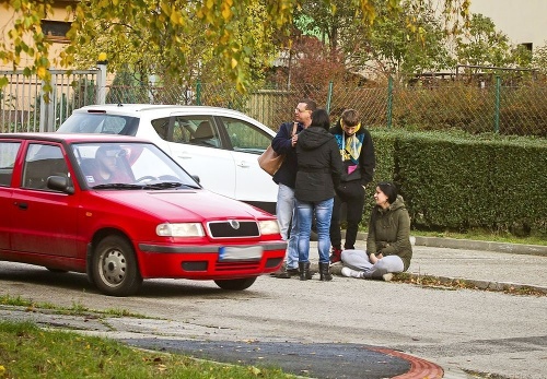 Najbližšia rodina po tragédii plakala pred bytovkou.