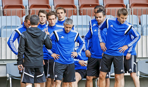 Poblednutí a unavení futbalisti Luxemburska evidentne neboli na tréningu vo svojej koži.