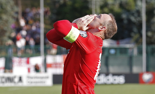 Rooney vyrovnal strelecký rekord Bobbyho Charltona.