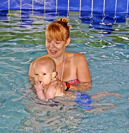 Mama Jana s 8-mesačným Miškom si plávanie vychutnali. 