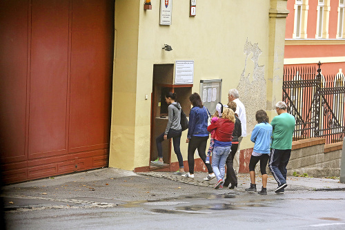 BANSKÁ BYSTRICA, 07:55 hod.: Zuzana svojho manžela pravidelne navštevuje.