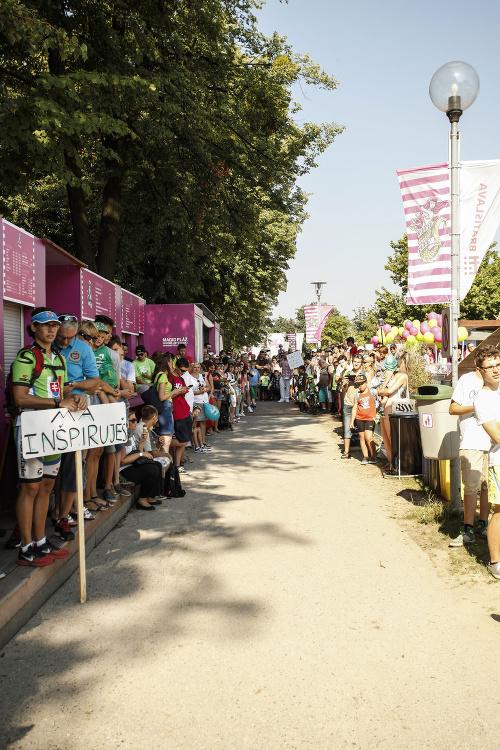 Na stretnutie fanúšikov s Petrom Saganom prišlo veľké množstvo malých i veľkých priaznivcov cyklistiky.