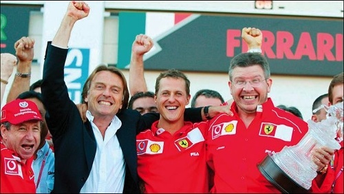 Michael Schumacheri počas svojej kariéry v tíme Ferrari prejazdil vyše 181 000 litrov paliva Shell V-Power.
