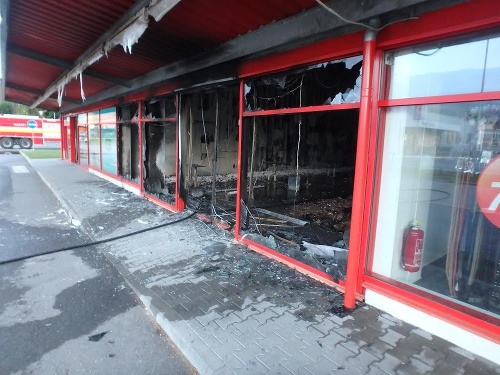 Takto vyzerá nákupné centrum v Turzovke po požiari. 