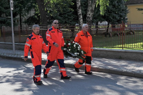 Pre ostatných záchranárov je strata kolegov veľkou ranou.