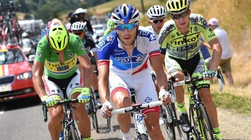 Peter Sagan (vľavo) si aj po 15. etape udržal zelený dres. FOTO: cyclingnews