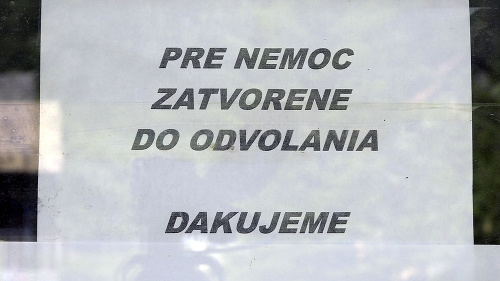 Ľudia vo Vydrníku sú zúfalí, jediné potraviny v obci sú už štyri mesiace zatvorené. 