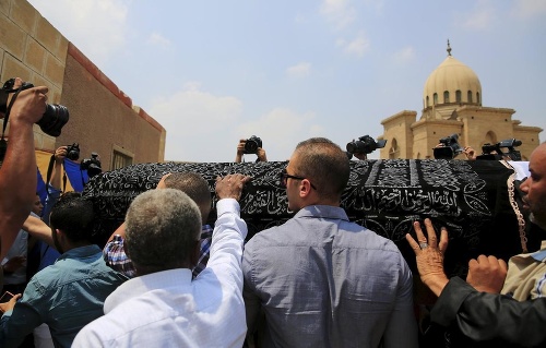 Omarovi Sharifovi dali zbohom v Káhire. 