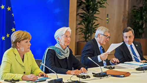 Osud Grécka majú v rukách štyria ľudia. Zľava: Angela Merkelová, Christine Lagarderová, Jean-Claude Juncker, Mario Draghl.