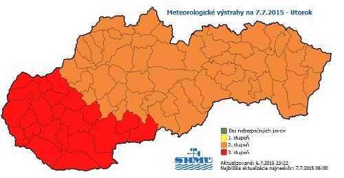 Grafika SHMÚ hovorí jasnou rečou, najviac sa zapotia obyvatelia západného Slovenska.