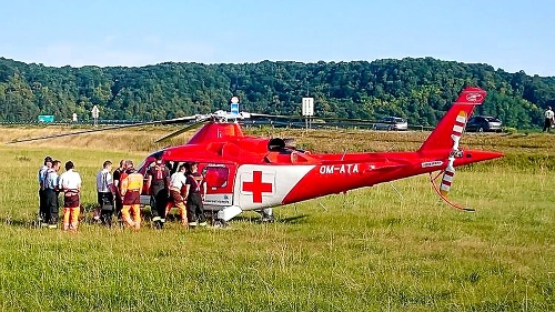 Privolaný bol aj záchranársky vrtuľník.