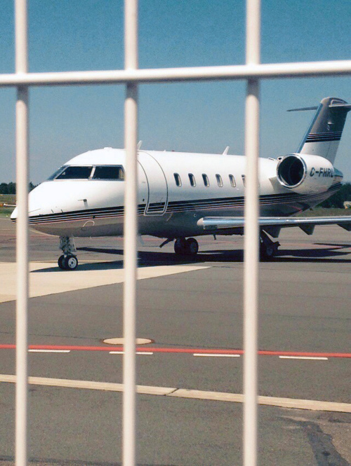 Gere priletel do Česka súkromným lietadlom.