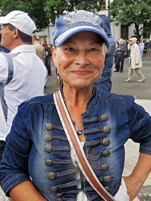 Leona (55), Šamorín