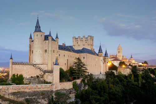 Rozprávkový hrad je lákadlom pre turistov.