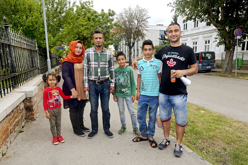 Karima (20) s Nasradom (21) do Európy prišli v kontajneri.