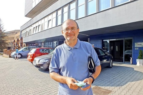 Regionálny hygienik Martin Kapasný: Potvrdil, že cudzinec priletel 3. júna. 