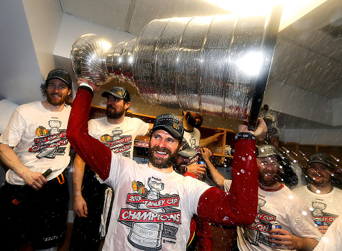 Pred dvoma rokmi Michal Handzuš v drese Blackhawks získal Stanley Cup.