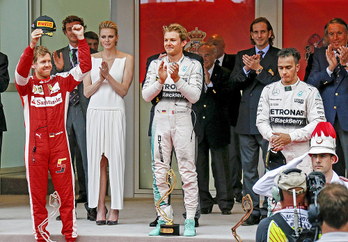 Britský pilot Mercedesu viedol v Monaku až do 65. kola, napokon skončil tretí.