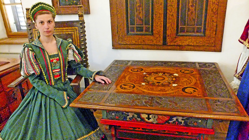 V  markušovskom kaštieli v  rámci Múzea Spiša možno na  dvoch podlažiach obdivovať dokopy až vyše tisíc exemplárov cennej zbierky