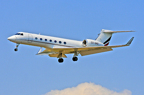 2 súkromné luxusné lietadlá Gulfstream 550.