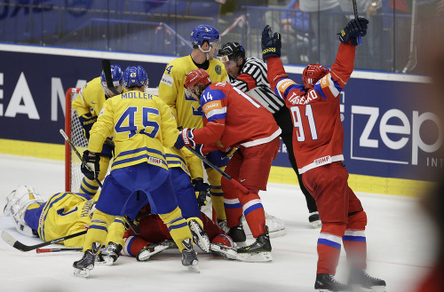 Ruský útočník Vladimir Tarasenko (vpravo) oslavuje druhý gól.