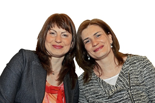 Dve šťastné sestry - vľavo príjemkyňa obličky Alena Bagárová (36) a Oľga Barbušová (39).