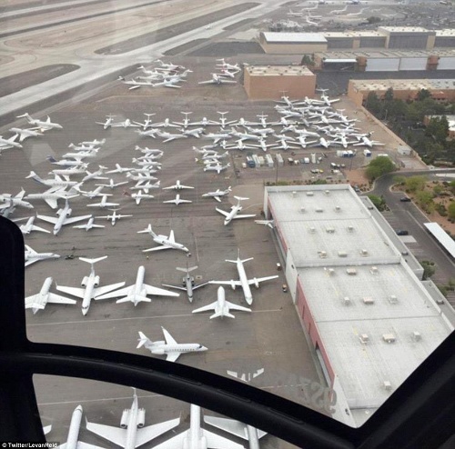 Takýto chaos nastal na letisku v Las Vegas.