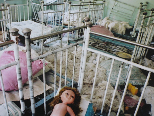 Prázdne postieľky v materskej škole v meste Pripjať pri Černobyle. 