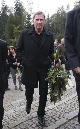 Na pohreb prišiel aj bývalý kouč českej reprezentácie Alois Hadamczik. 