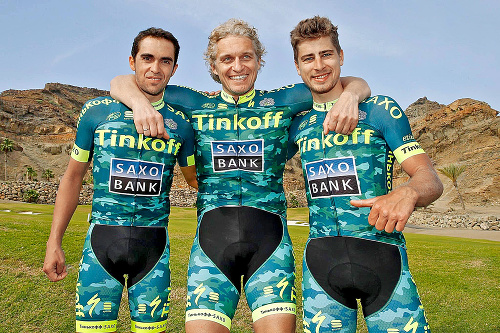 Majiteľ rusko-dánskeho tímu so svojimi najväčšími hviezdami Albertom Contadorom (vľavo) a Petrom Saganom.