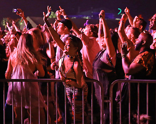 Nabudená? hviezda sa na koncerte počas festivalu Coachella poriadne odviazala.