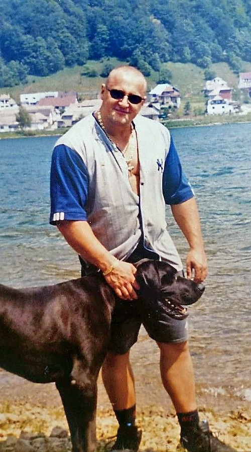 Zavraždený - Emil Miťo Novotný († 37) prišiel o život v auguste 2001.