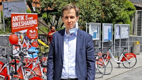 Podľa starostu Rače Michala Drotována bude starostlivosť o bicykle vyžadovať minimálne náklady. 