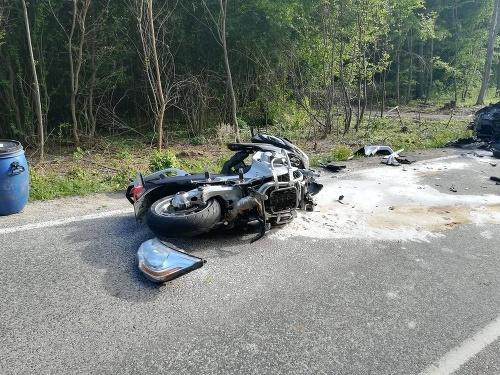 55-ročný vodič motorky zrážku neprežil.