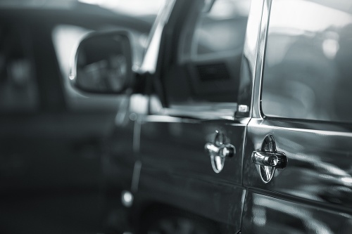 Black Transporter, shallow depth of field with fokus on the door handle