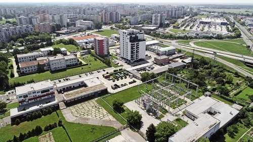 Nehnuteľnosti v bytovke sa predávali ako nadštandardné.