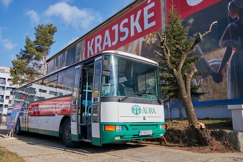 Banskobystrický kraj predstavil projekt očkovacích autobusov.