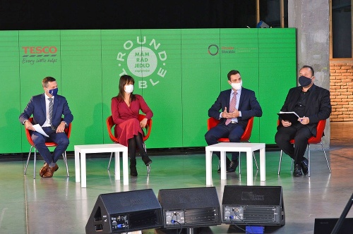 TESCO konferencia FOODWASTE, prvý zľava Martin Kuruc