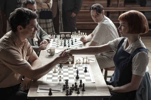 Seriál Dámsky gambit ukazuje, že šach nemusí byť iba doménou mužov.