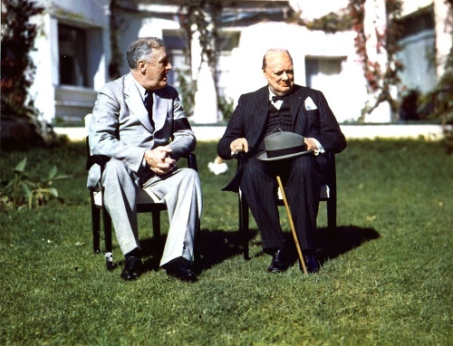 Churchill (vpravo) a Roosevelt rokovali v Casablanke v januári 1943. Vtedy vznikol aj obraz.