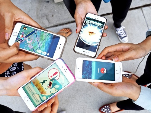 Pokémon Go: Hra v mobile chytila dokonca aj seniorov.