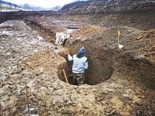 Lokalitu osídľoval ľud badenskej kultúry už pred 5 500 rokmi.