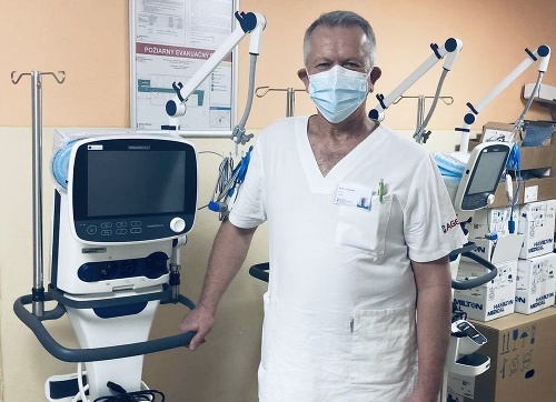 Nemocnica Dr. Vojtecha Alexandra Kežmarok získala šesť nových umelých pľúcnych ventilátorov.