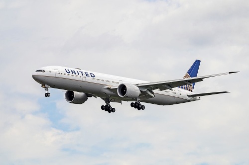 Dnever, USA - Boeing 777