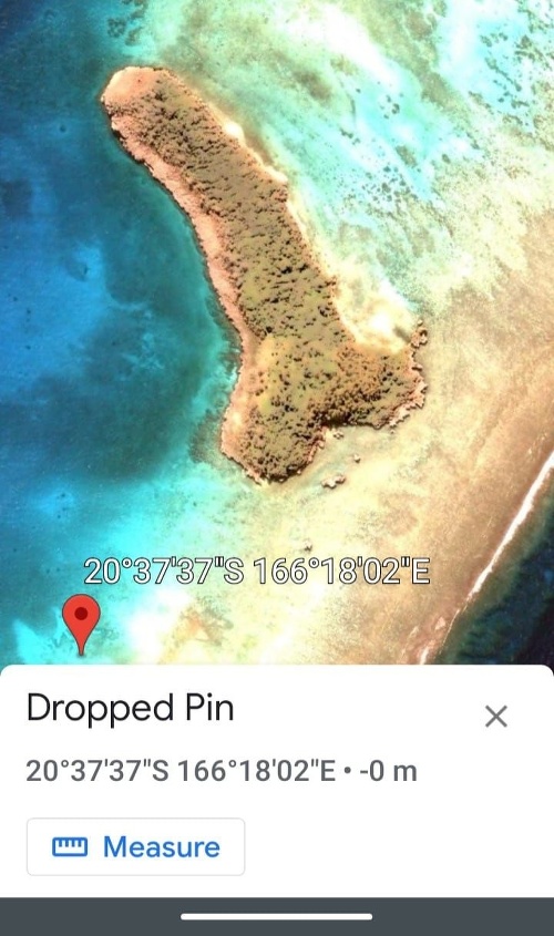 Bezmenný ostrovček v sústave atolov má sotva 500 metrov na dĺžku.