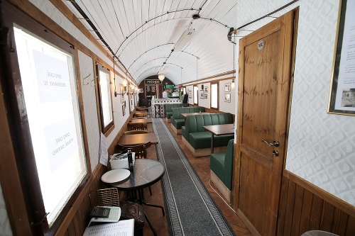 Depo Cafe pripomína legendárny Orient Express zo známej detektívky.